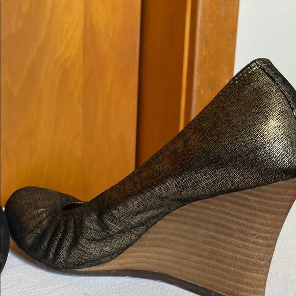 VTG Lanvin Metallic Gold Wedge Pumps Stacked Wood Heel Leather Soles 9 /39.5 - Picture 6 of 12